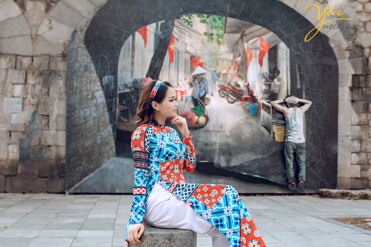 Dịp Tết Dương lịch, chụp ngay bộ ảnh áo dài thướt tha tại 5 địa điểm nổi tiếng ở Hà Nội - Ảnh 9. Dịp Tết Dương lịch, chụp ngay bộ ảnh áo dài thướt tha tại 5 địa điểm nổi tiếng ở Hà Nội - Ảnh 9.