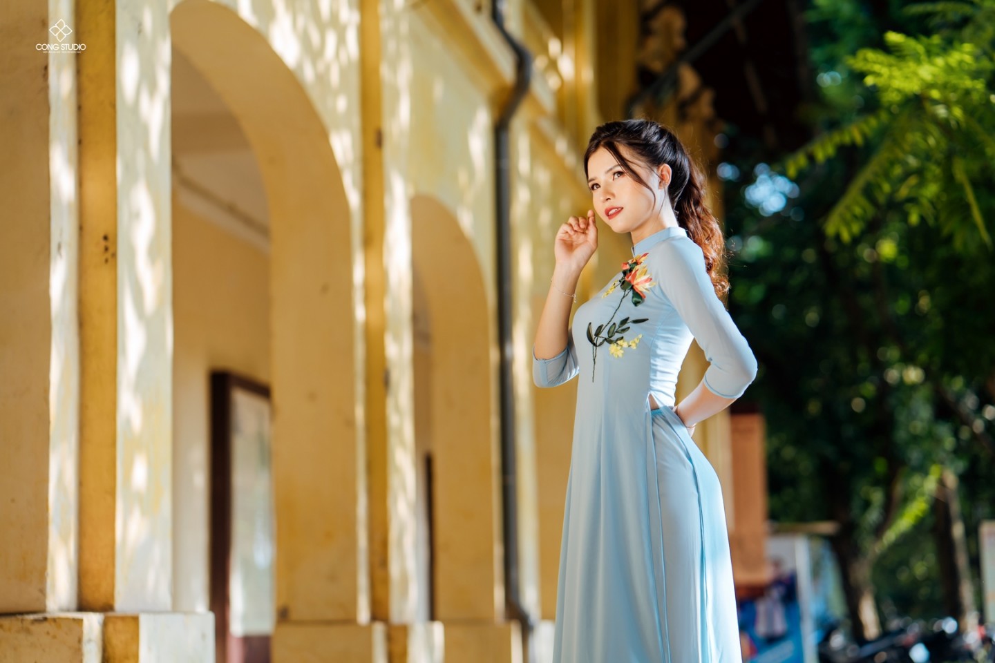 Dịp Tết Dương lịch, chụp ngay bộ ảnh áo dài thướt tha tại 5 địa điểm nổi tiếng ở Hà Nội - Ảnh 12. Dịp Tết Dương lịch, chụp ngay bộ ảnh áo dài thướt tha tại 5 địa điểm nổi tiếng ở Hà Nội - Ảnh 12.