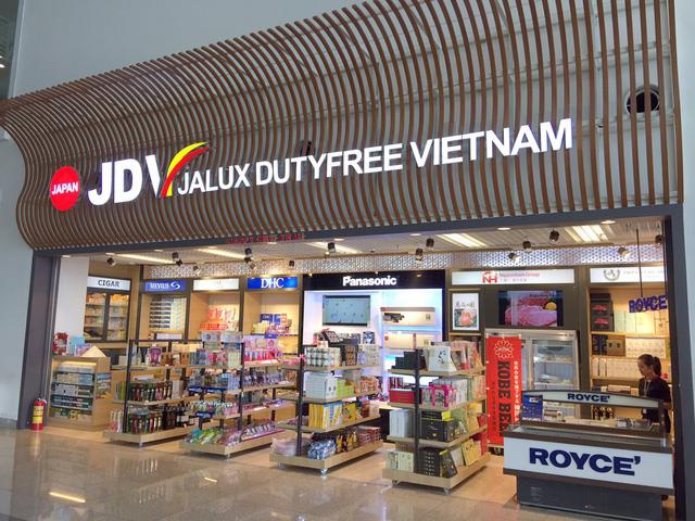 Cửa hàng miễn thuế có sức hút thế nào khiến ông Johnathan Hạnh Nguyễn mạnh tay đầu tư trong năm 2021? - Ảnh 3. Cửa hàng miễn thuế có sức hút thế nào khiến ông Johnathan Hạnh Nguyễn mạnh tay đầu tư trong năm 2021? - Ảnh 3.