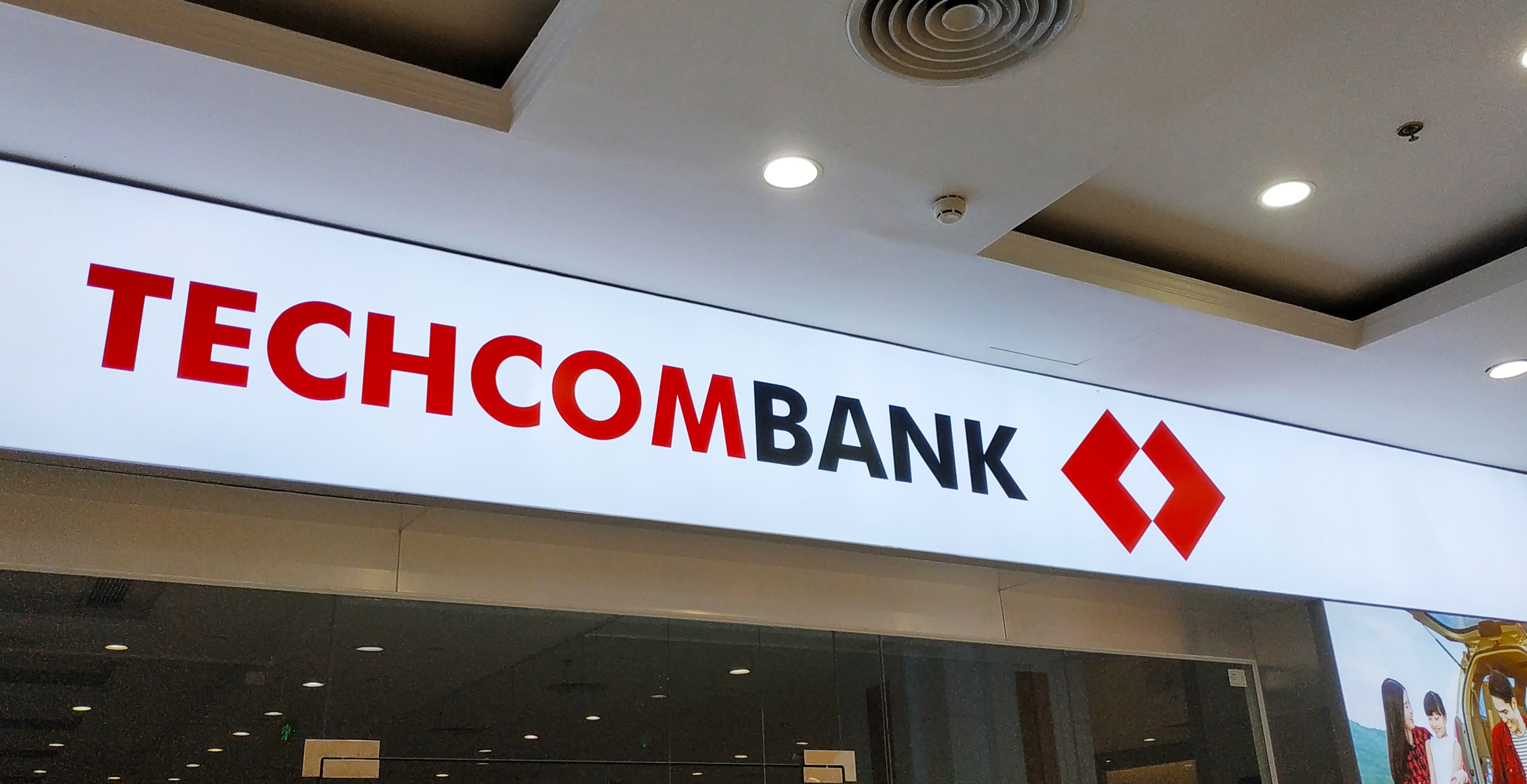 Techcombank vừa huy động 5.000 tỷ đồng trái phiếu không bảo đảm - Ảnh 1. Techcombank vừa huy động 5.000 tỷ đồng trái phiếu không bảo đảm - Ảnh 1.