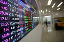Năm 2020: Thị trường chứng khoán huy động 16,5 tỷ USD cho nền kinh tế