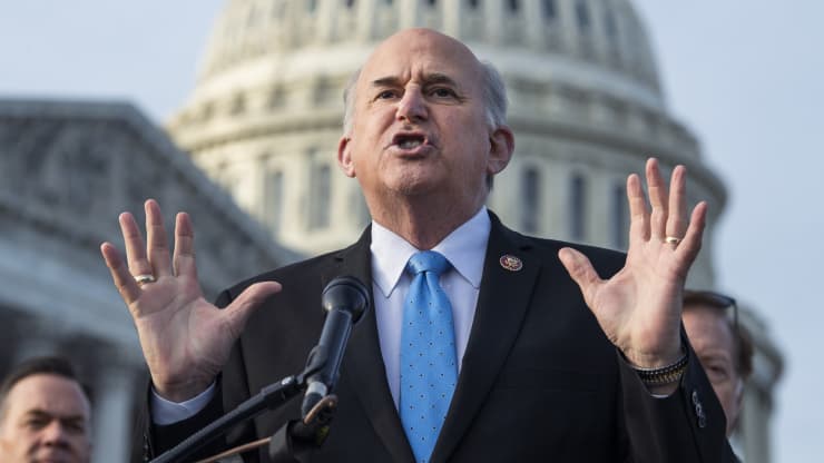 Nghị sĩ Đảng Cộng hòa kiện Phó Tổng thống Pence để giúp ông Trump thắng cử - Ảnh 1.