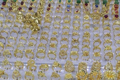 Dự báo giá vàng 30/12: Đồng USD suy yếu, vàng sẽ lấy lại đà tăng?