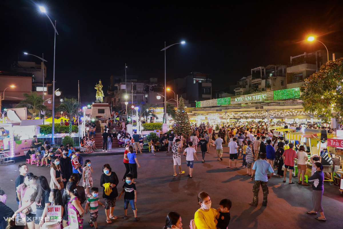 Khám phá những sự kiện mừng Tết Dương lịch tại Kỳ đài Quang Trung, phố đi bộ mới xuất hiện ở Sài Gòn - Ảnh 3.