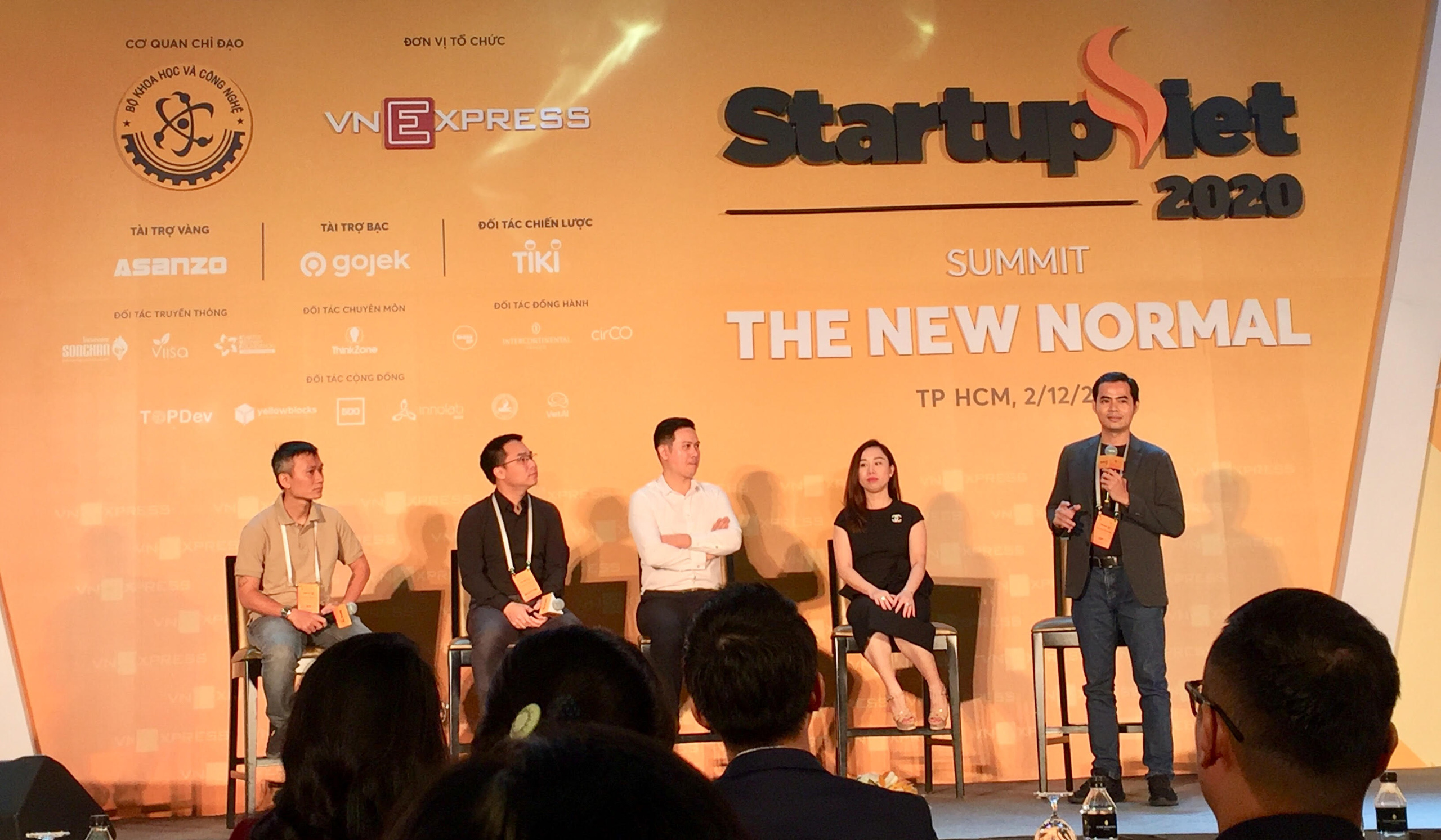 Chủ tịch FPT khuyên startup Việt Nam phải có độ 'lì' và biết chấp nhận thất bại đến 'lần thứ n' - Ảnh 3. Chủ tịch FPT khuyên startup Việt Nam phải có độ 'lì' và biết chấp nhận thất bại đến 'lần thứ n' - Ảnh 3.