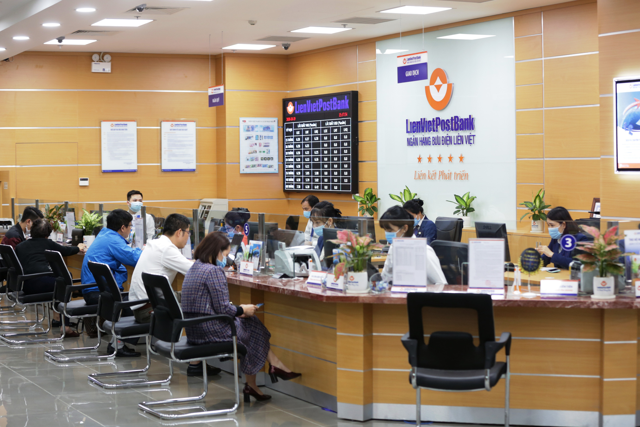 LienVietPostBank hoàn thành trước thời hạn 3 trụ cột của Basel II - Ảnh 1. LienVietPostBank hoàn thành trước thời hạn 3 trụ cột của Basel II - Ảnh 1.