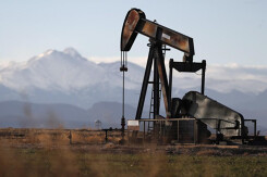 Giá xăng dầu hôm nay 7/12: Dầu tiếp tục tăng do OPEC + đồng ý cắt giảm sản lượng nguồn cung