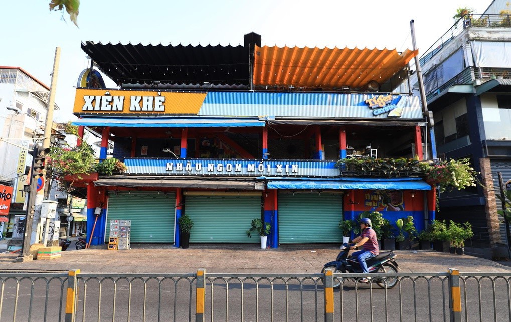 Mở cửa ngành nào trước để phục hồi kinh tế sau dịch Covid-19? - Ảnh 3. Mở cửa ngành nào trước để phục hồi kinh tế sau dịch Covid-19? - Ảnh 3.