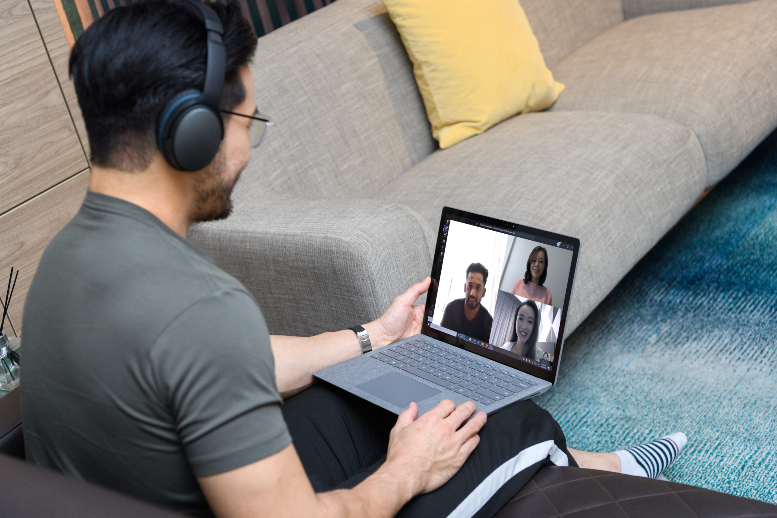 Mặc cho Google, Apple lao đao, gã khổng lồ Microsoft vẫn sống tốt giữa mùa dịch Covid - 19 - Ảnh 1. Mặc cho Google, Apple lao đao, gã khổng lồ Microsoft vẫn sống tốt giữa mùa dịch Covid - 19 - Ảnh 1.