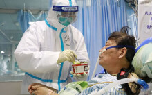 Chi phí khám chữa Covid-19 ở các nước là bao nhiêu?