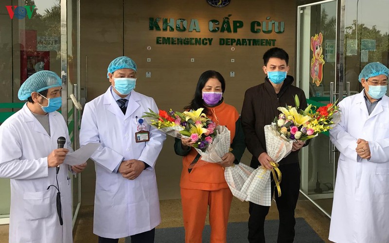 Điều trị bệnh nhân Covid-19: Sự hi sinh không thể đong đếm - Ảnh 2. Điều trị bệnh nhân Covid-19: Sự hi sinh không thể đong đếm - Ảnh 2.