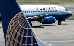 Gã khổng lồ United Airlines bán và cho thuê 22 máy bay để sống qua đại dịch Covid - 19