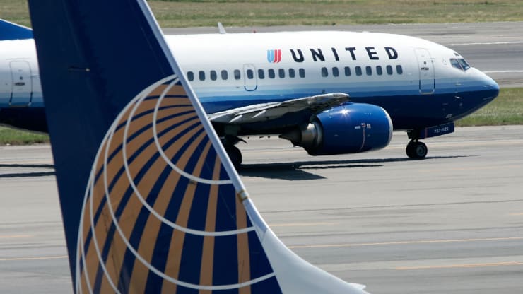 Gã khổng lồ United Airlines bán và cho thuê lại 22 máy bay để sống sót qua đại dịch Covid - 19 - Ảnh 1. Gã khổng lồ United Airlines bán và cho thuê lại 22 máy bay để sống sót qua đại dịch Covid - 19 - Ảnh 1.