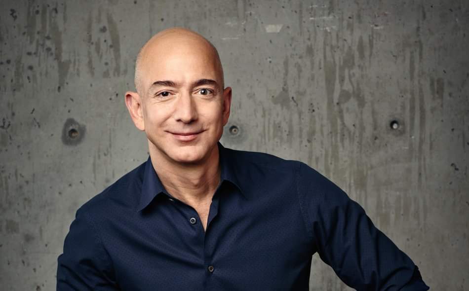Giữa suy thoái kinh tế, Jeff Bezos không ngại 'vung tiền' mua căn hộ trị giá 16 triệu USD ở New York - Ảnh 1. Giữa suy thoái kinh tế, Jeff Bezos không ngại 'vung tiền' mua căn hộ trị giá 16 triệu USD ở New York - Ảnh 1.