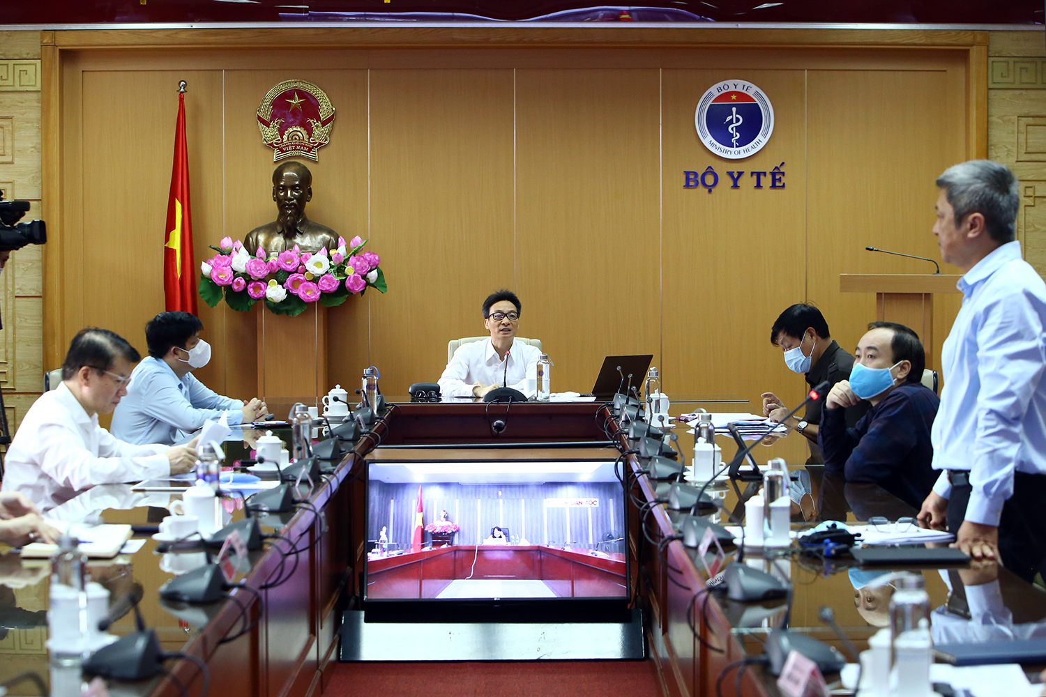 Việt Nam sẵn sàng 'chung sống an toàn' với dịch Covid-19 - Ảnh 1. Việt Nam sẵn sàng 'chung sống an toàn' với dịch Covid-19 - Ảnh 1.