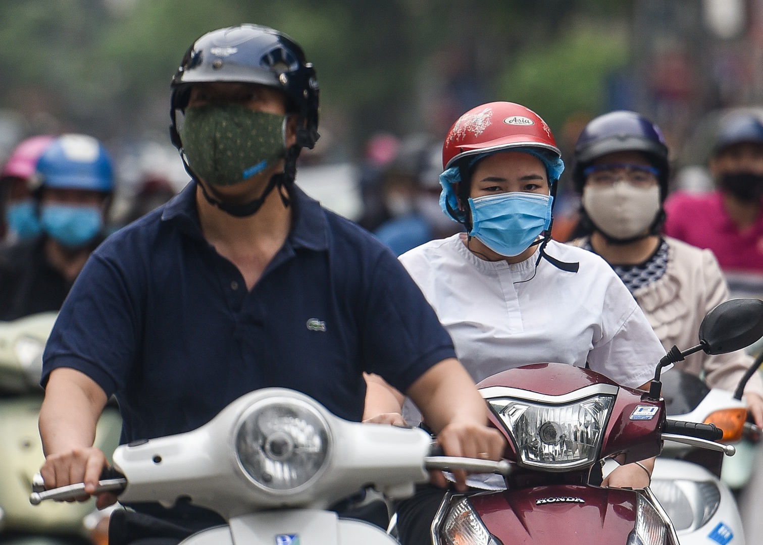 Phố phường Hà Nội đông đúc, nhiều hàng quán rậm rịch mở lại - Ảnh 3. Phố phường Hà Nội đông đúc, nhiều hàng quán rậm rịch mở lại - Ảnh 3.