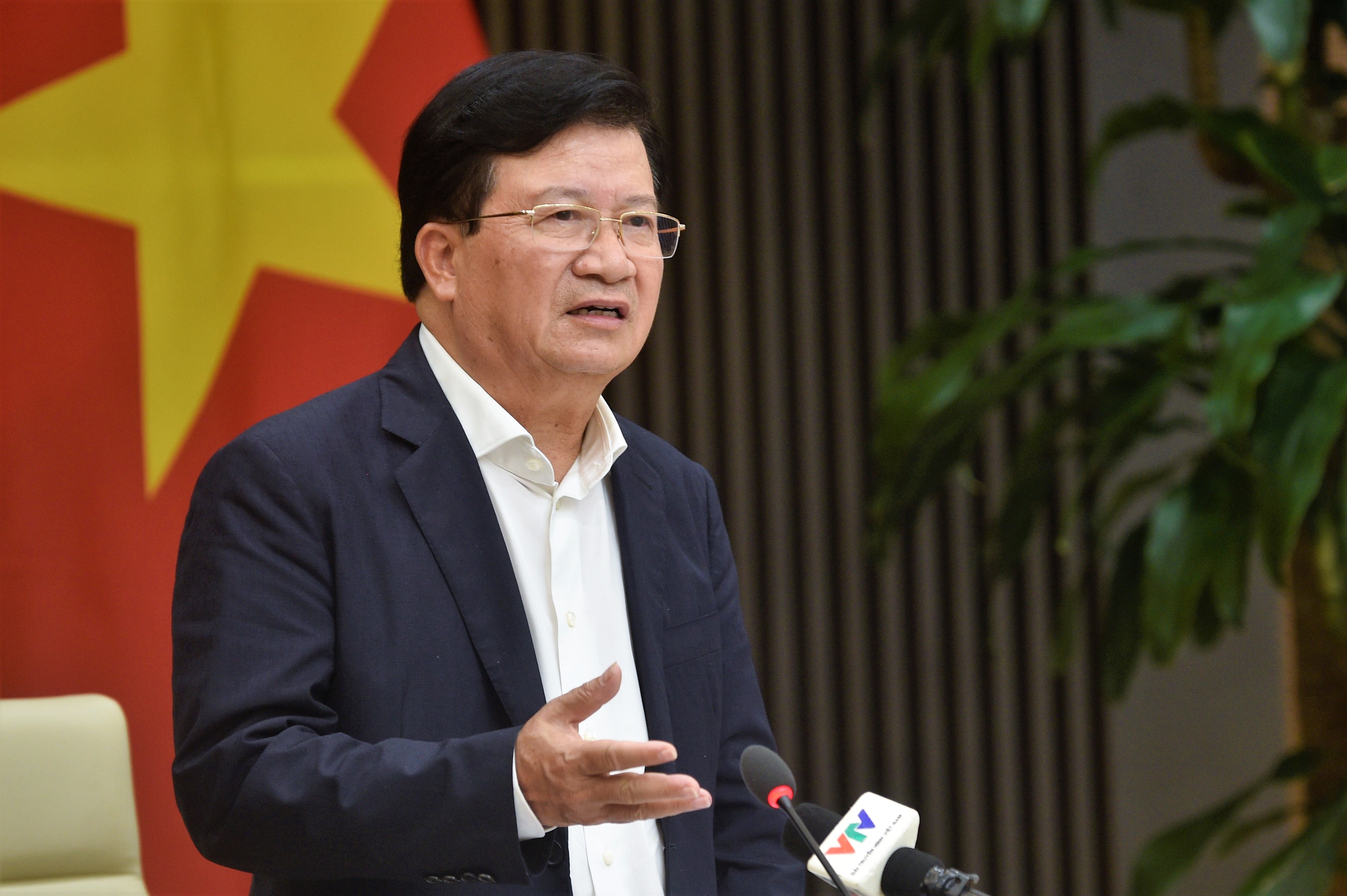 Phê bình nghiêm khắc Bộ Công Thương, Tài chính trong vụ xuất khẩu gạo - Ảnh 2. Phê bình nghiêm khắc Bộ Công Thương, Tài chính trong vụ xuất khẩu gạo - Ảnh 2.