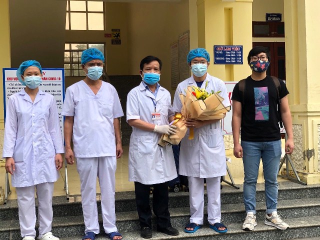 Thêm 5 người khỏi bệnh, Việt Nam đã điều trị thành công 207 ca mắc Covid-19 - Ảnh 1. Thêm 5 người khỏi bệnh, Việt Nam đã điều trị thành công 207 ca mắc Covid-19 - Ảnh 1.