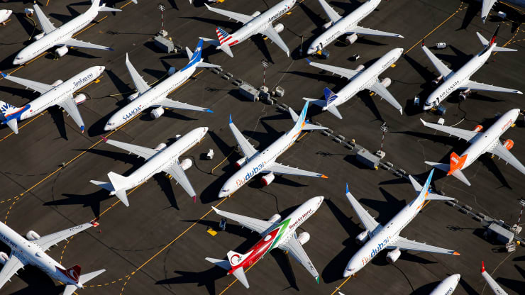 Giá dầu lao xuống dưới 0 USD/thùng đe doạ sự sống còn của Boeing và Airbus - Ảnh 1.