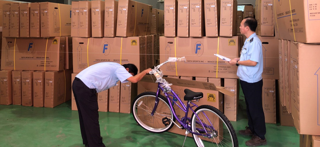 Xuất nhập khẩu hàng giả mạo xuất xứ Việt Nam bị phạt tối đa 100 triệu đồng - Ảnh 1. Xuất nhập khẩu hàng giả mạo xuất xứ Việt Nam bị phạt tối đa 100 triệu đồng - Ảnh 1.
