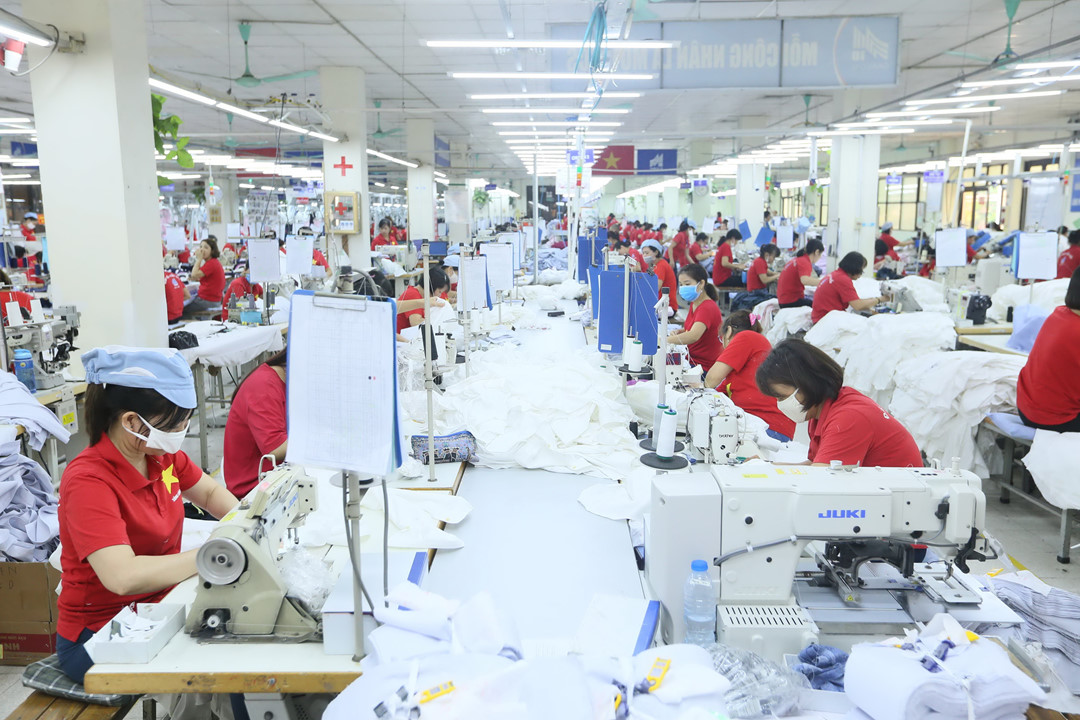 Khẩu trang không 'cứu' được các doanh nghiệp dệt may - Ảnh 1.