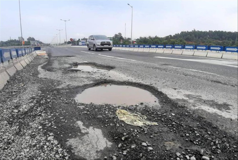 Bộ Công an đề nghị xác định chi phí sửa chữa cao tốc Đà Nẵng- Quảng Ngãi - Ảnh 1.