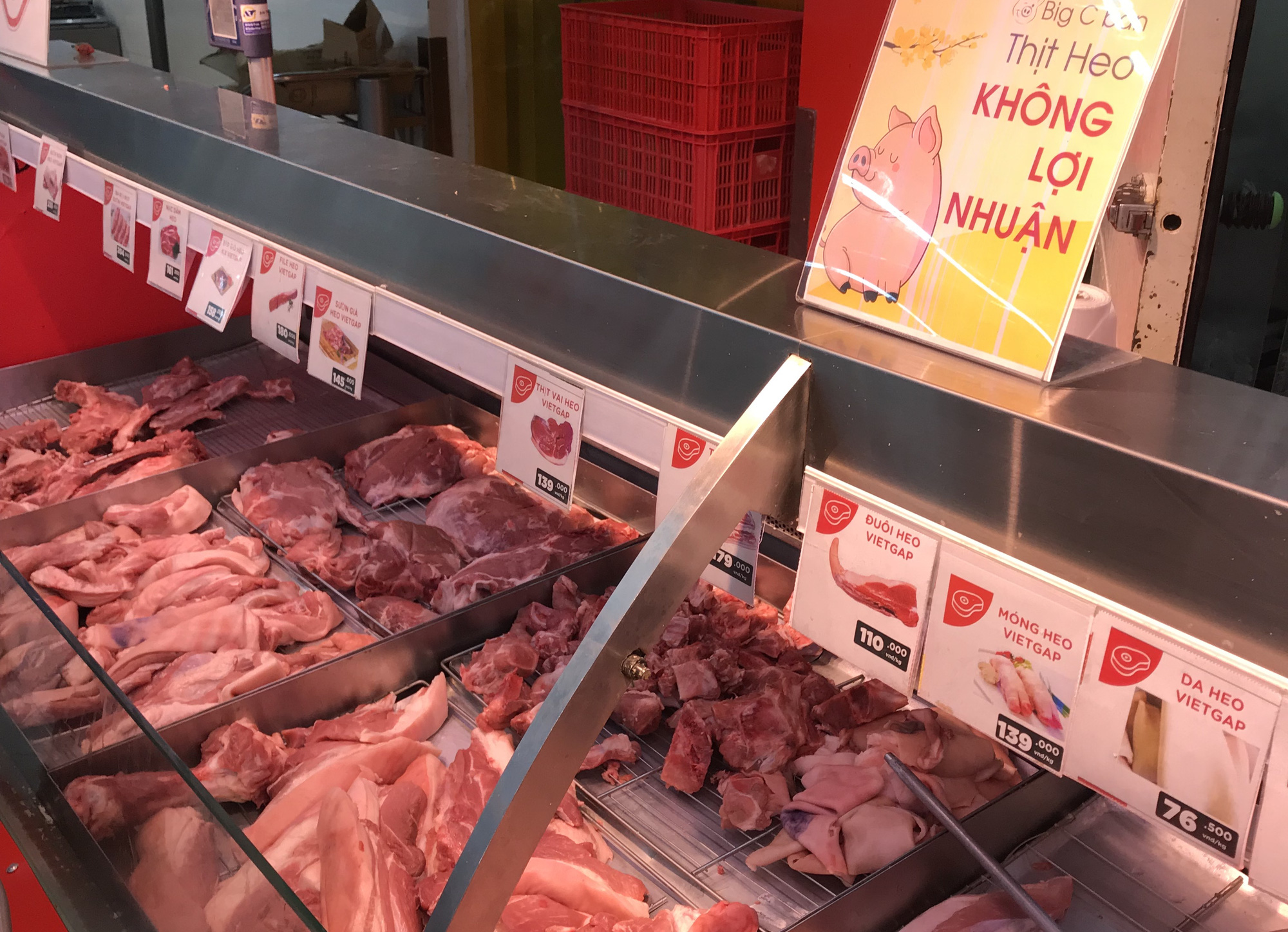 Thủ tướng yêu cầu giá heo hơi phải giảm về 60.000 đồng/kg, giảm giá điện, nước, bình ổn giá gạo hỗ trợ người dân - Ảnh 2. Thủ tướng yêu cầu giá heo hơi phải giảm về 60.000 đồng/kg, giảm giá điện, nước, bình ổn giá gạo hỗ trợ người dân - Ảnh 2.