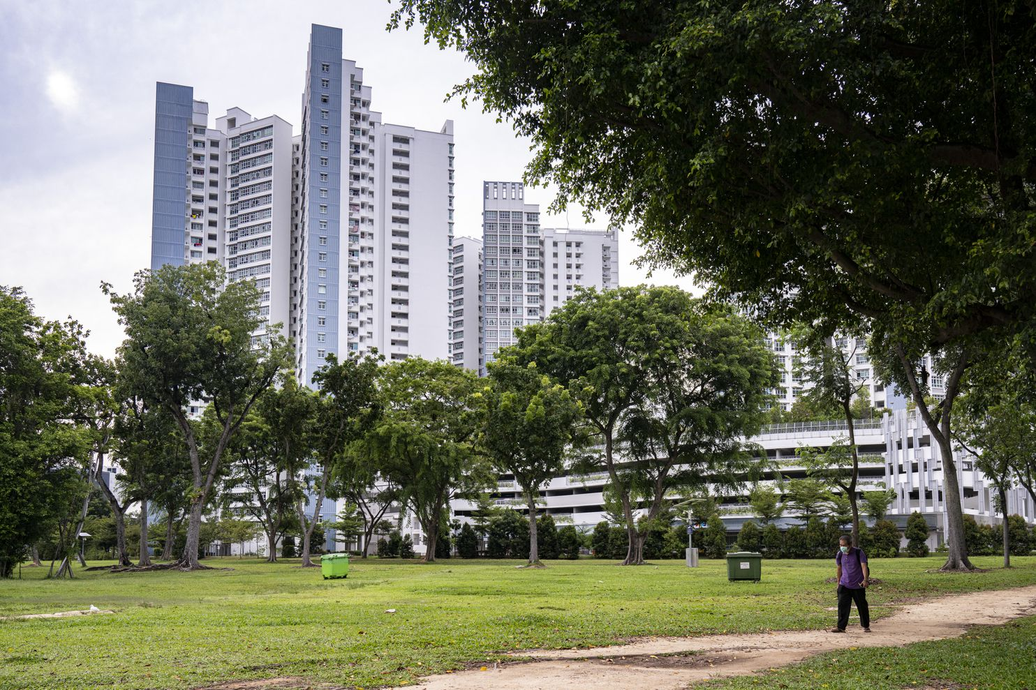Nỗi niềm người lao động nhập cư ở Singapore trước tình hình mất kiểm soát dịch Covid-19 - Ảnh 11. Nỗi niềm người lao động nhập cư ở Singapore trước tình hình mất kiểm soát dịch Covid-19 - Ảnh 11.