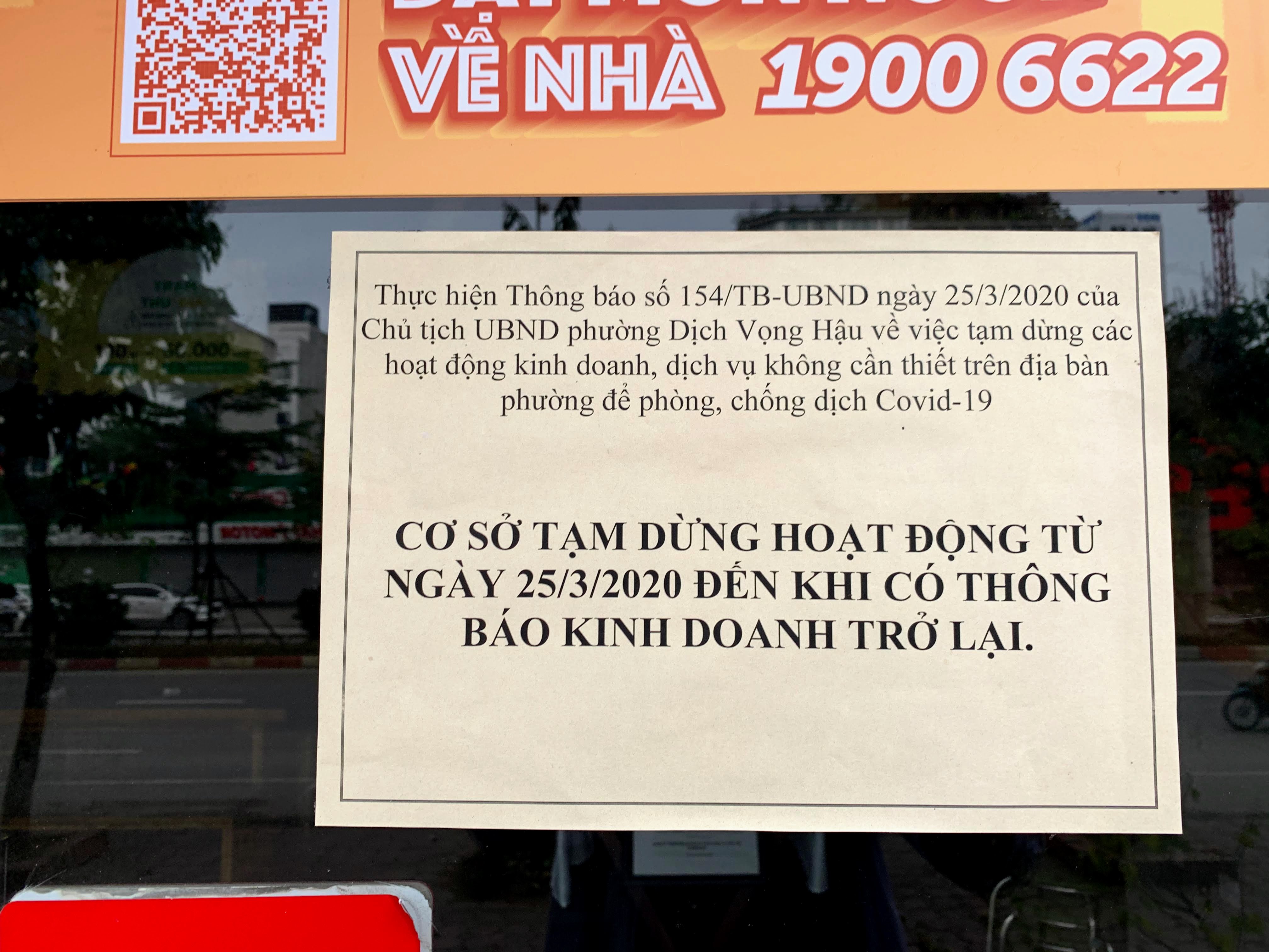 Hàng quán tại Hà Nội rục rịch treo biển mở cửa trở lại sau kì nghỉ dịch kéo dài - Ảnh 10. Hàng quán tại Hà Nội rục rịch treo biển mở cửa trở lại sau kì nghỉ dịch kéo dài - Ảnh 10.