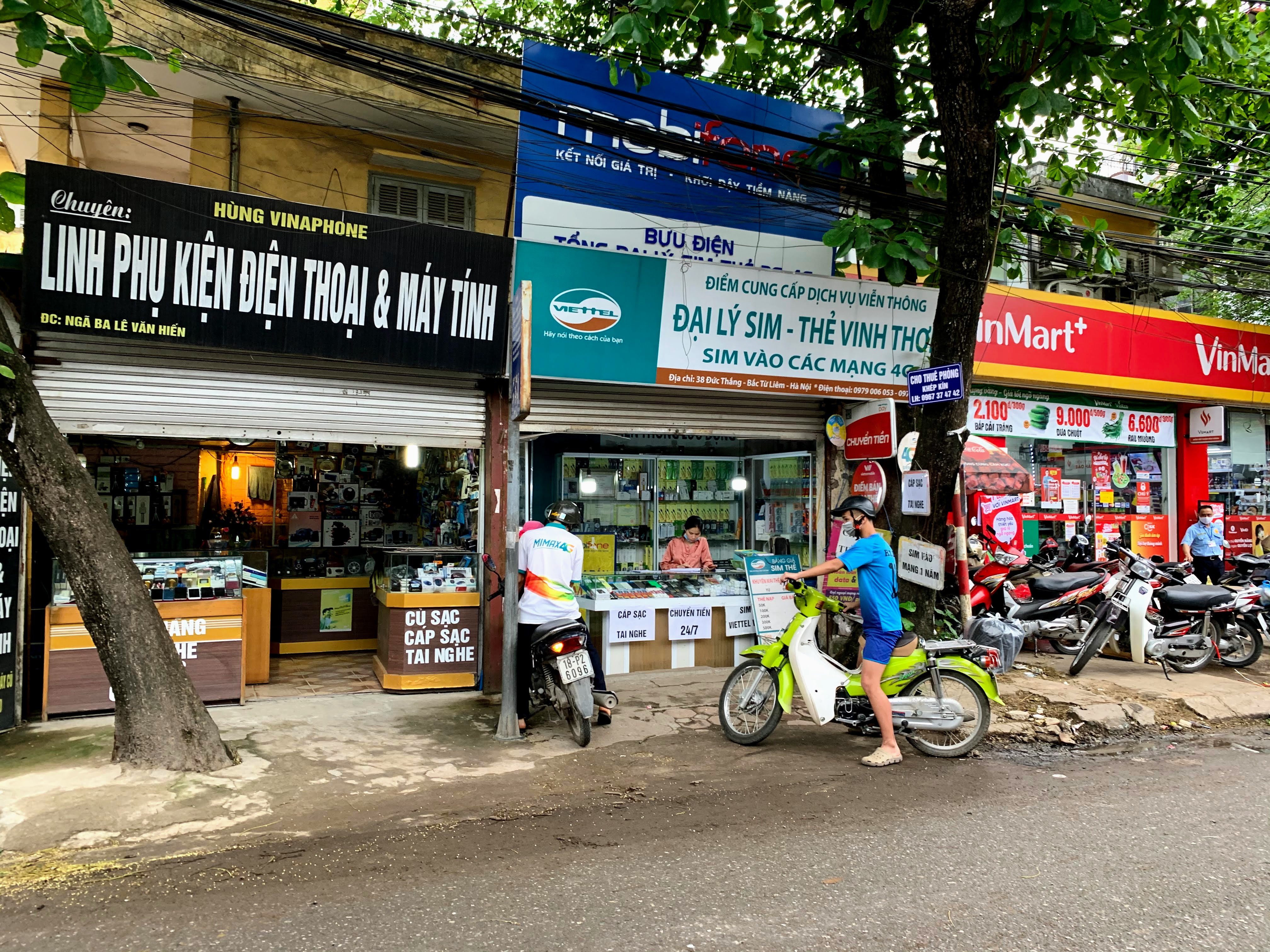 Hàng quán tại Hà Nội rục rịch treo biển mở cửa trở lại sau kì nghỉ dịch kéo dài - Ảnh 5. Hàng quán tại Hà Nội rục rịch treo biển mở cửa trở lại sau kì nghỉ dịch kéo dài - Ảnh 5.