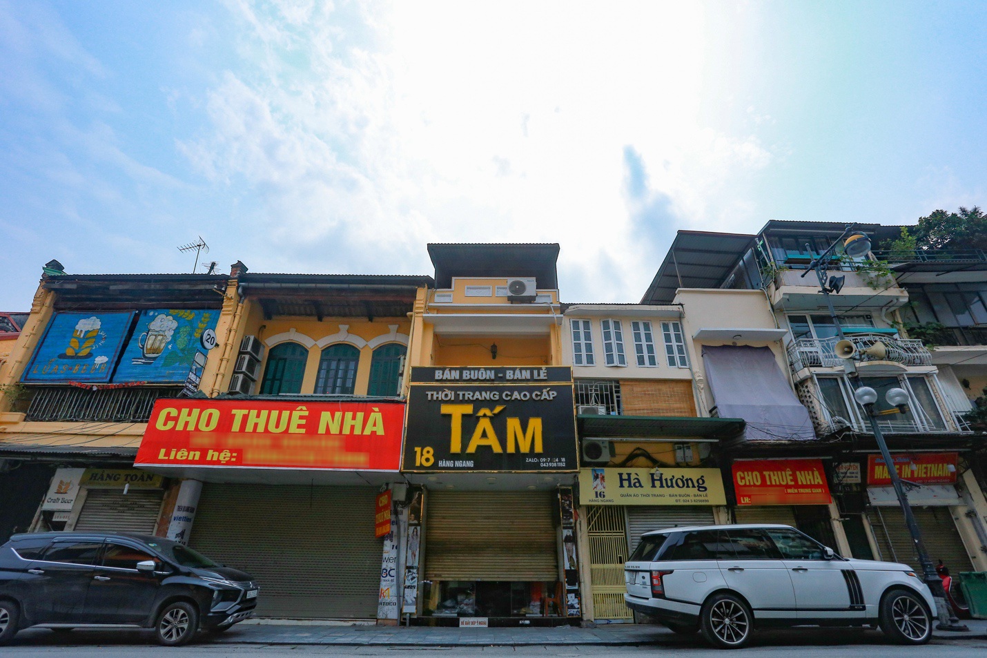 Loạt cửa hàng ở Hà Nội trả mặt bằng, chủ nhà 'méo mặt' tìm khách thuê - Ảnh 4. Loạt cửa hàng ở Hà Nội trả mặt bằng, chủ nhà 'méo mặt' tìm khách thuê - Ảnh 4.