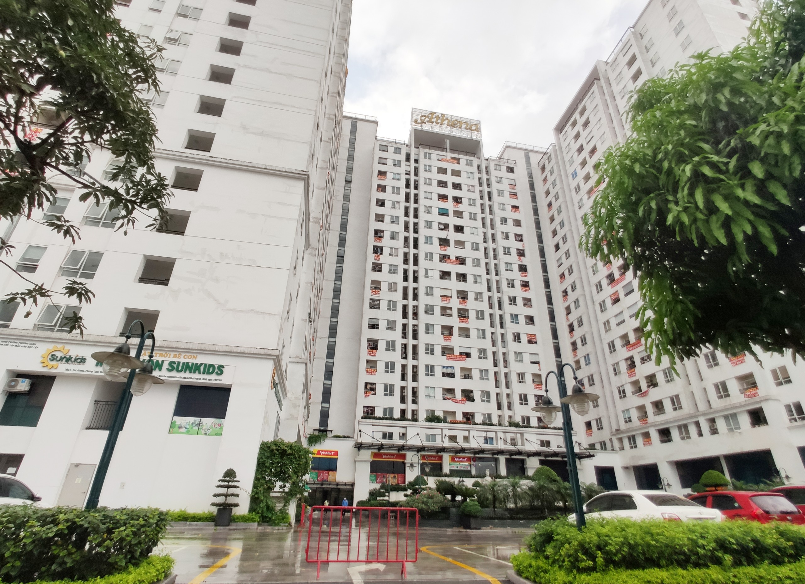 Cận cảnh chung cư Athena Complex của Công ty 379 bị cưỡng chế vi phạm - Ảnh 1. Cận cảnh chung cư Athena Complex của Công ty 379 bị cưỡng chế vi phạm - Ảnh 1.