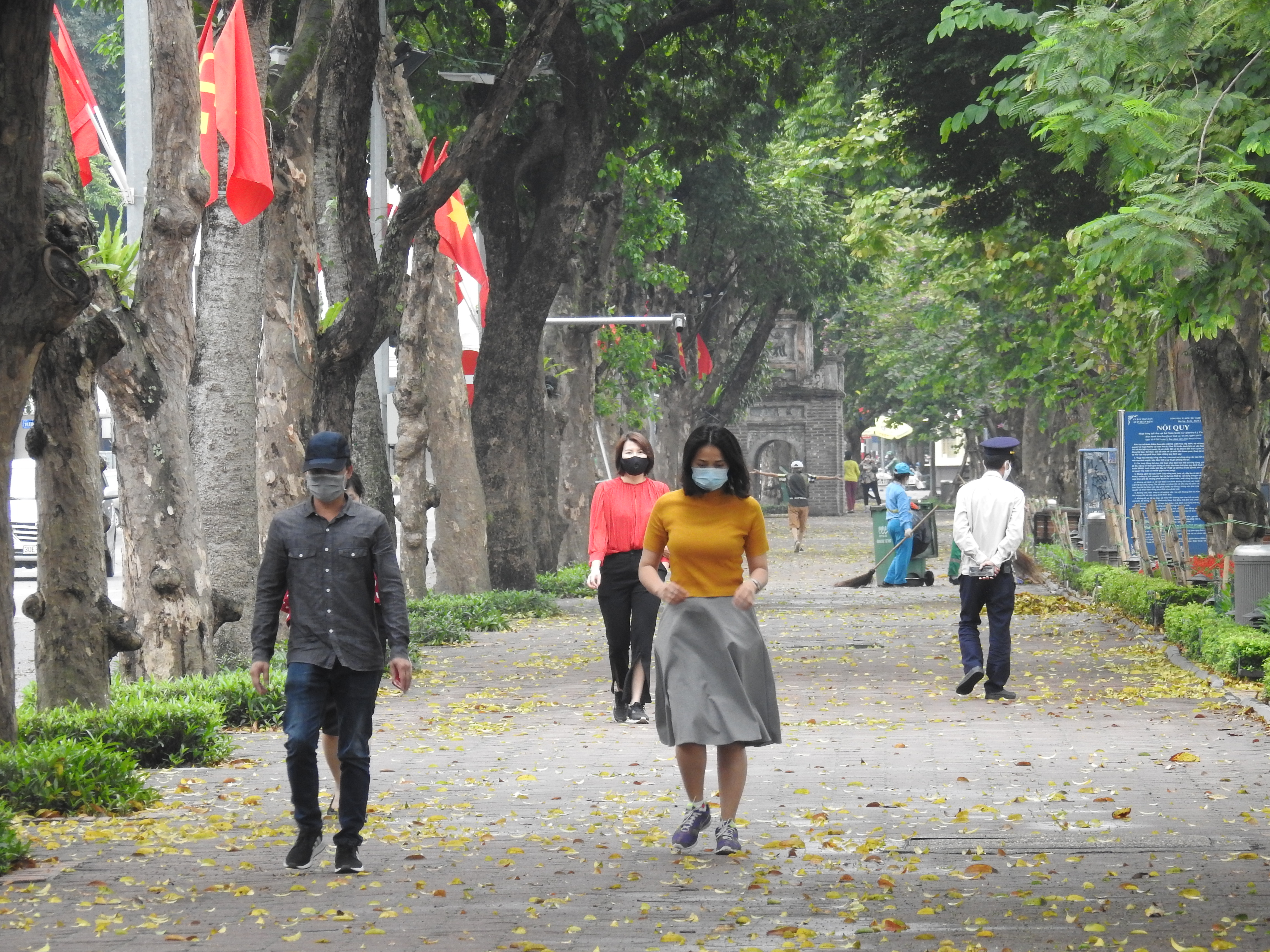 Đưa cuộc sống trở lại bình thường sau dịp lễ 30/4 - 1/5 - Ảnh 1.