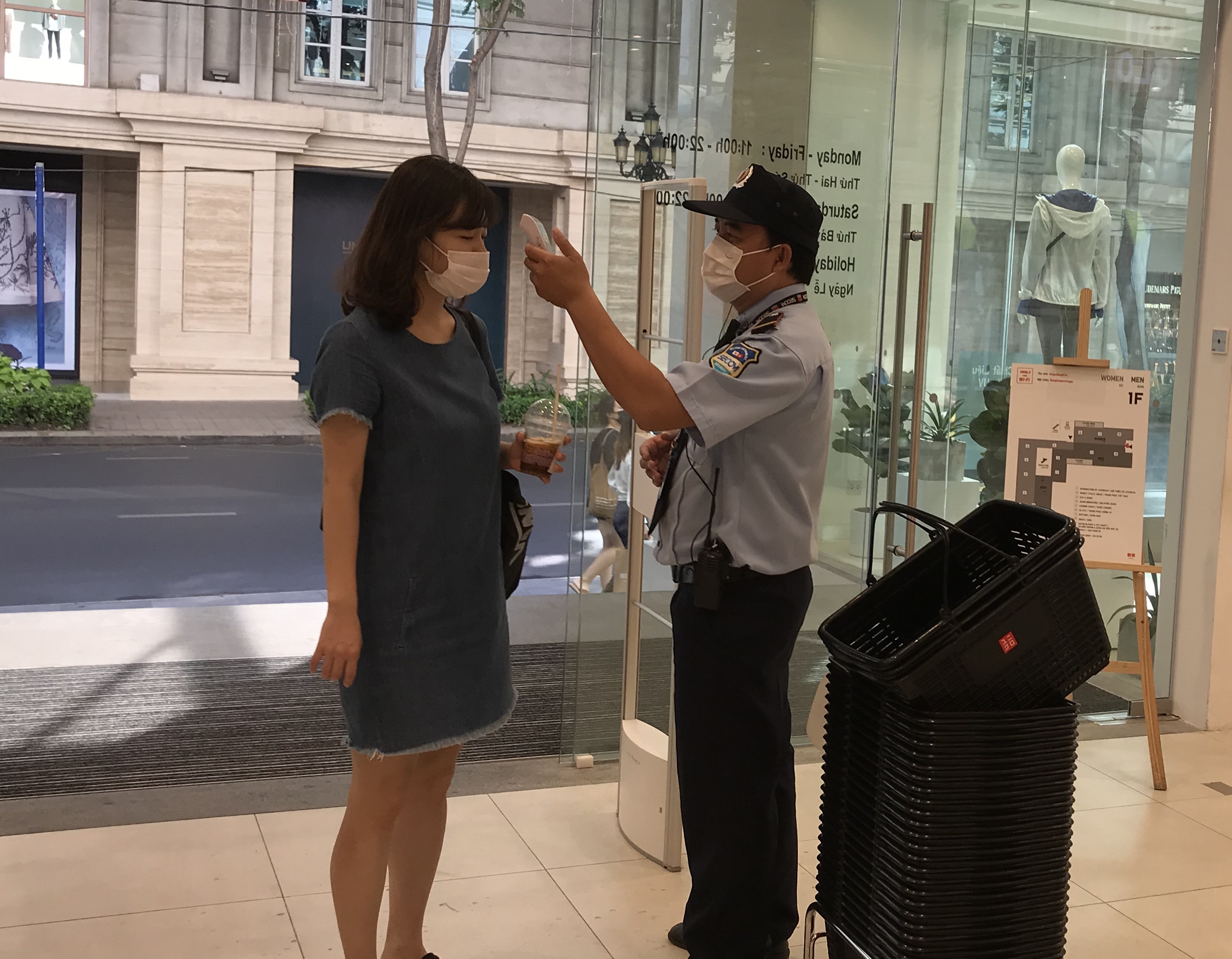Siêu thị, trung tâm thương mại ở Sài Gòn phải dừng hoạt động nếu không có những thứ này - Ảnh 2. Siêu thị, trung tâm thương mại ở Sài Gòn phải dừng hoạt động nếu không có những thứ này - Ảnh 2.