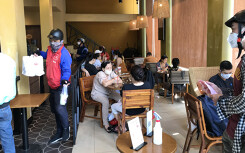 TP HCM cho phép cửa hàng, quán ăn mở lại; tiếp tục dừng hoạt động karaoke, quán bar, phòng gym, cơ sở làm đẹp