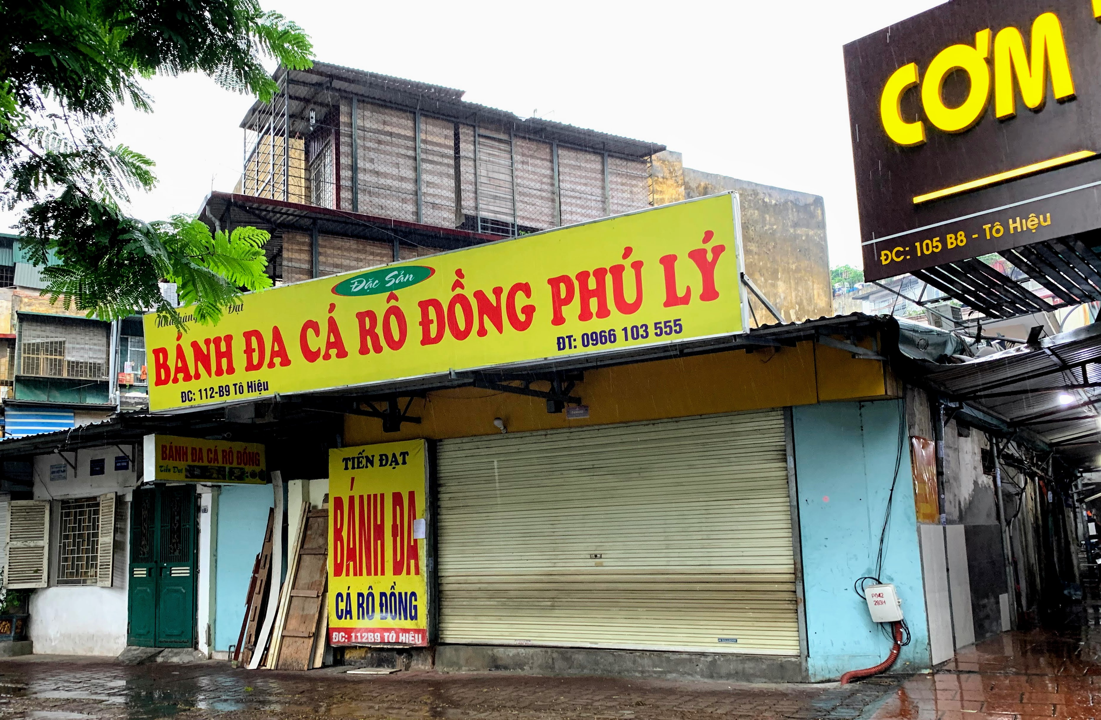 Người Hà Nội đội mưa đi ăn phở, uống cà phê sau cách li: 'Thèm quá, không chịu được' - Ảnh 6. Người Hà Nội đội mưa đi ăn phở, uống cà phê sau cách li: 'Thèm quá, không chịu được' - Ảnh 6.