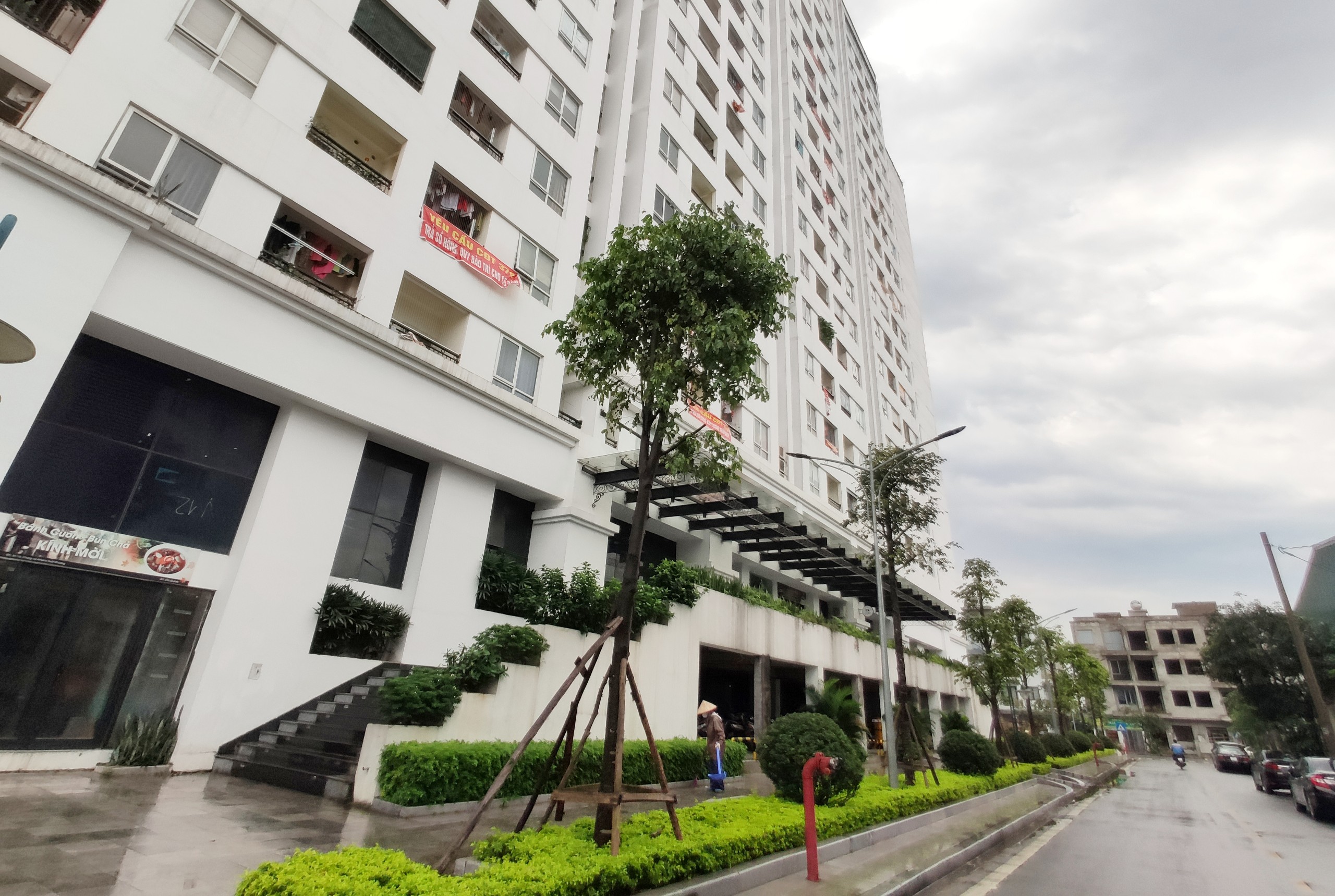 Cận cảnh chung cư Athena Complex của Công ty 379 sẽ bị cưỡng chế vi phạm - Ảnh 9. Cận cảnh chung cư Athena Complex của Công ty 379 sẽ bị cưỡng chế vi phạm - Ảnh 9.