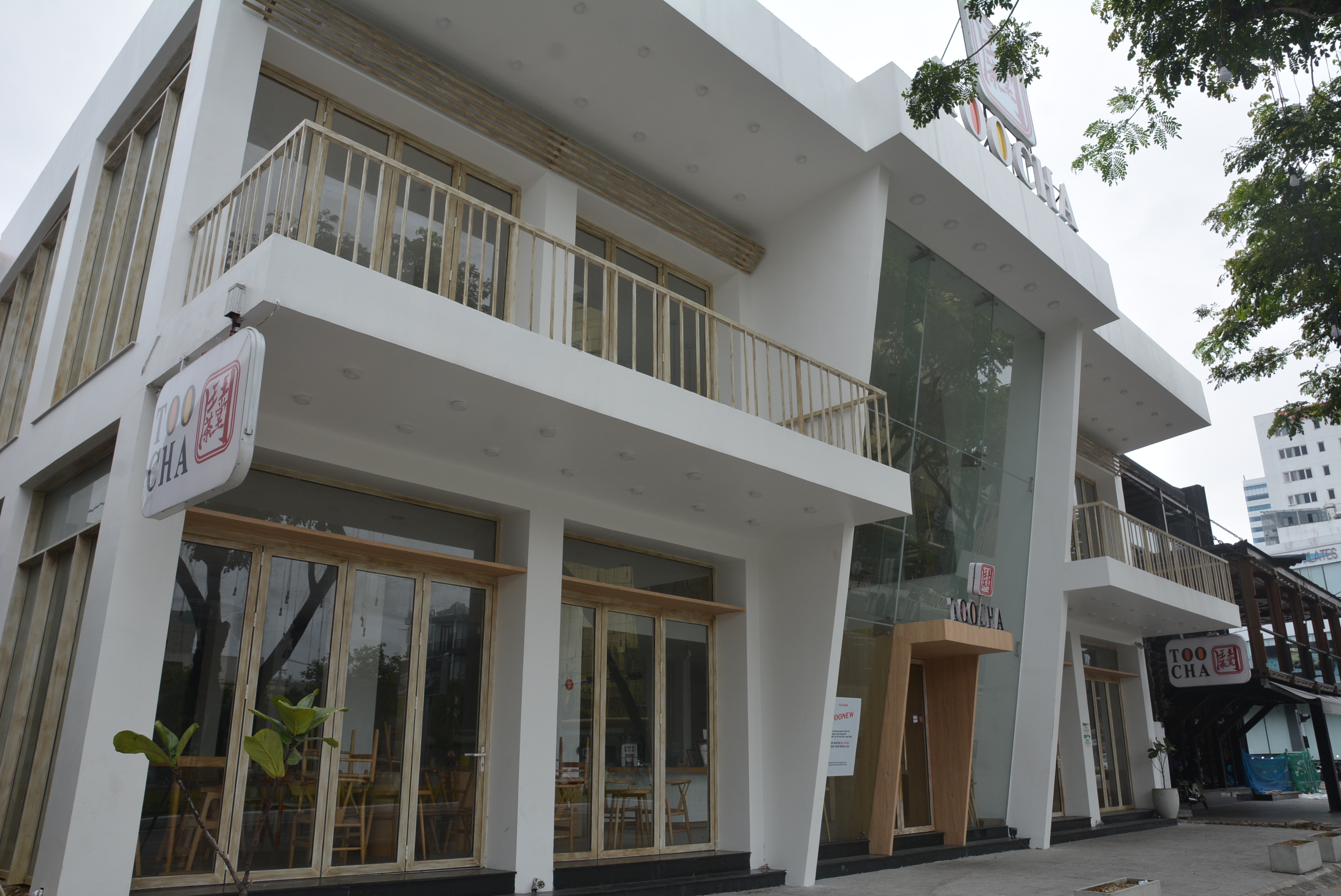 Đà Nẵng hết cách li: Xe buýt Đà Nẵng 'nằm dài' đợi chạy lại, nhiều hàng quán vẫn chưa mở dù được cho phép hoạt động - Ảnh 11. Đà Nẵng hết cách li: Xe buýt Đà Nẵng 'nằm dài' đợi chạy lại, nhiều hàng quán vẫn chưa mở dù được cho phép hoạt động - Ảnh 11.
