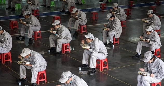 Buốt nhói vì cú sốc chuỗi cung ứng, Mỹ, Nhật, EU tìm cách lôi kéo doanh nghiệp rút khỏi Trung Quốc - Ảnh 1.