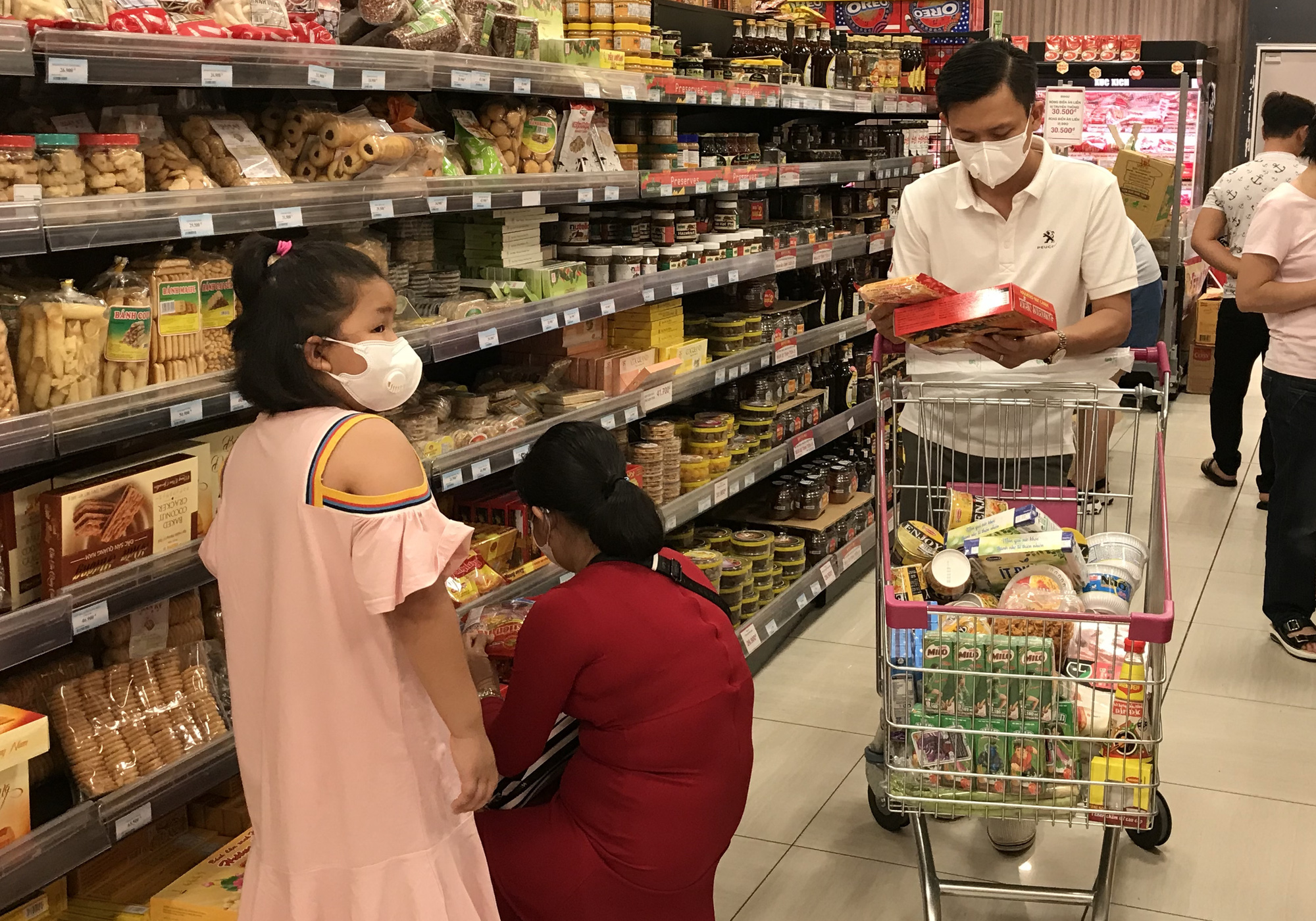 Dịch vụ cắt tóc tại TP HCM có được phép hoạt động lại? - Ảnh 2. Dịch vụ cắt tóc tại TP HCM có được phép hoạt động lại? - Ảnh 2.