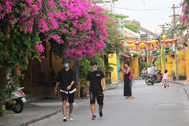 Nhiều khách sạn còn phòng trống, giảm giã ưu đãi dịp lễ 30/4 - Ảnh 1. Nhiều khách sạn còn phòng trống, giảm giã ưu đãi dịp lễ 30/4 - Ảnh 1.