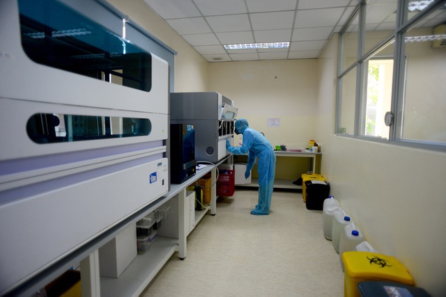 Vì sao Hải Dương không mua máy xét nghiệm Covid-19 mới? - Ảnh 1. Vì sao Hải Dương không mua máy xét nghiệm Covid-19 mới? - Ảnh 1.