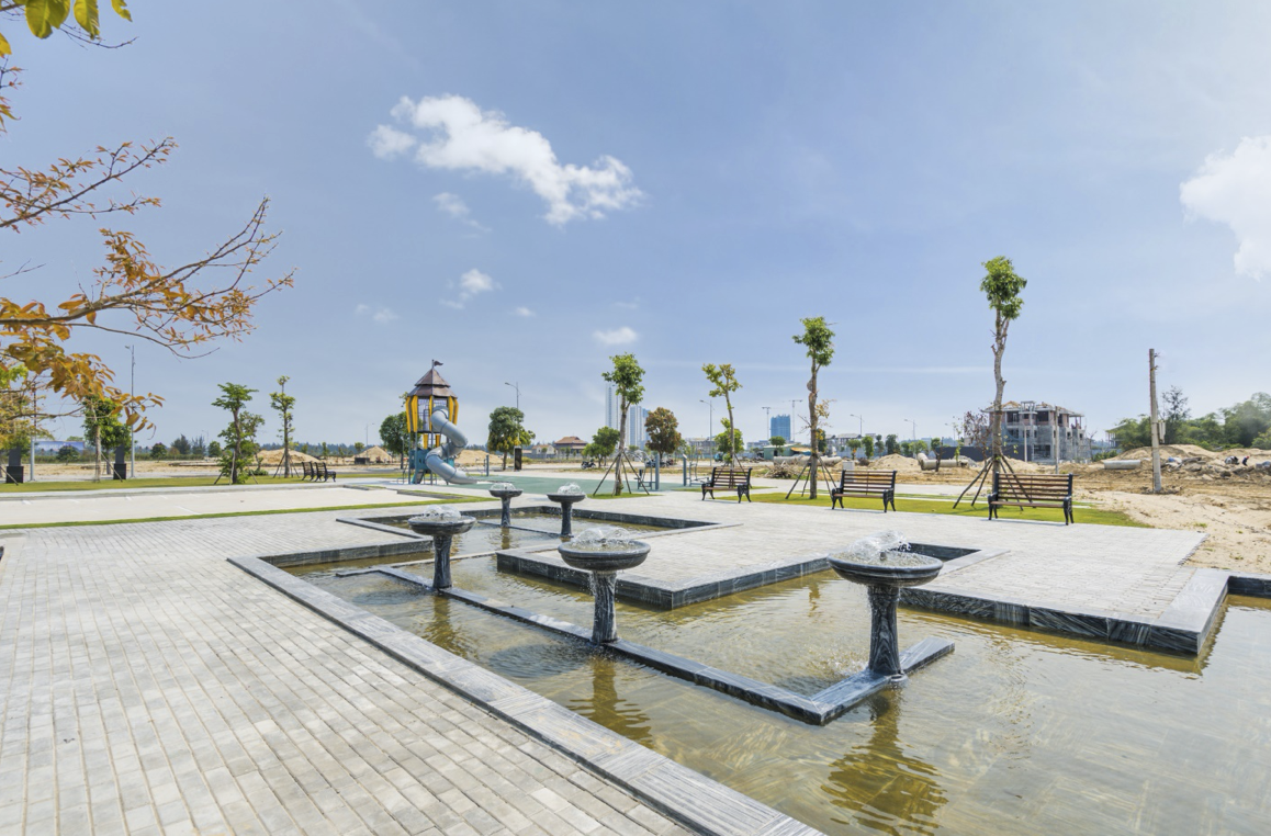 Một góc nhìn về công viên vui chơi tại dự án One World Regency. (Ảnh: ĐXMT). Một góc nhìn về công viên vui chơi tại dự án One World Regency. (Ảnh: ĐXMT).