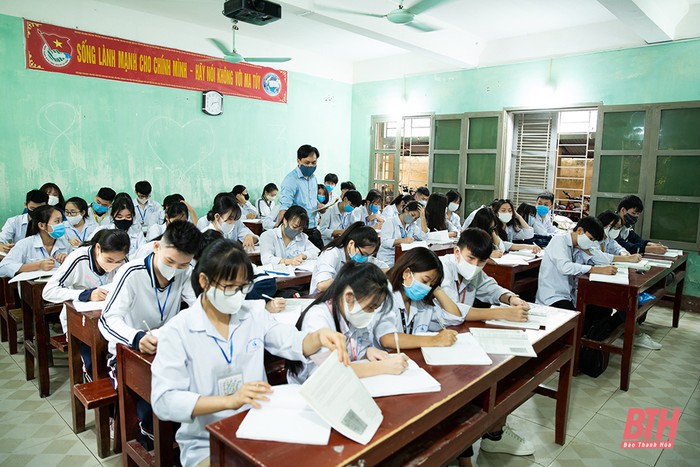 Ngày mai 27/4, học sinh 30 tỉnh, thành phố đi học trở lại, Hà Nội chưa chốt lịch - Ảnh 1. Ngày mai 27/4, học sinh 30 tỉnh, thành phố đi học trở lại, Hà Nội chưa chốt lịch - Ảnh 1.
