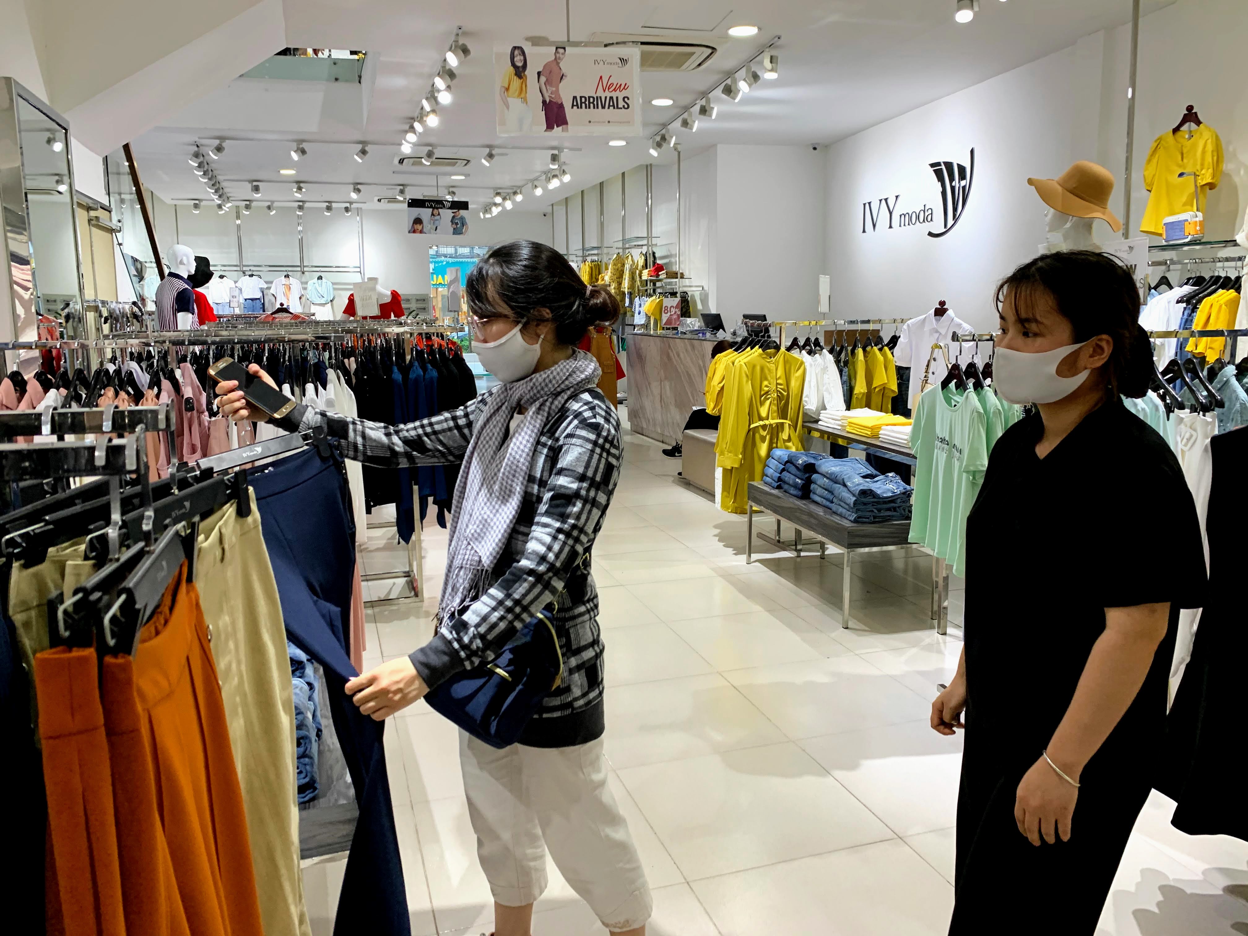 Khai trương cửa hàng mới, chuyển đổi kinh doanh, tuyển thêm nhân viên,... các doanh nghiệp Việt đang vực dậy sau bão Corona - Ảnh 10. Khai trương cửa hàng mới, chuyển đổi kinh doanh, tuyển thêm nhân viên,... các doanh nghiệp Việt đang vực dậy sau bão Corona - Ảnh 10.