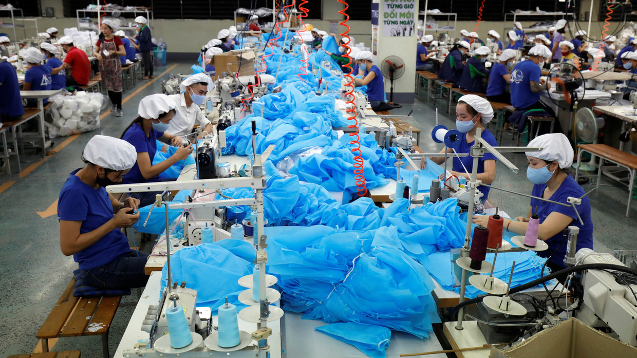 Bloomberg: Việt Nam không còn là một quốc gia đang phát triển sau Covid-19 - Ảnh 2.
