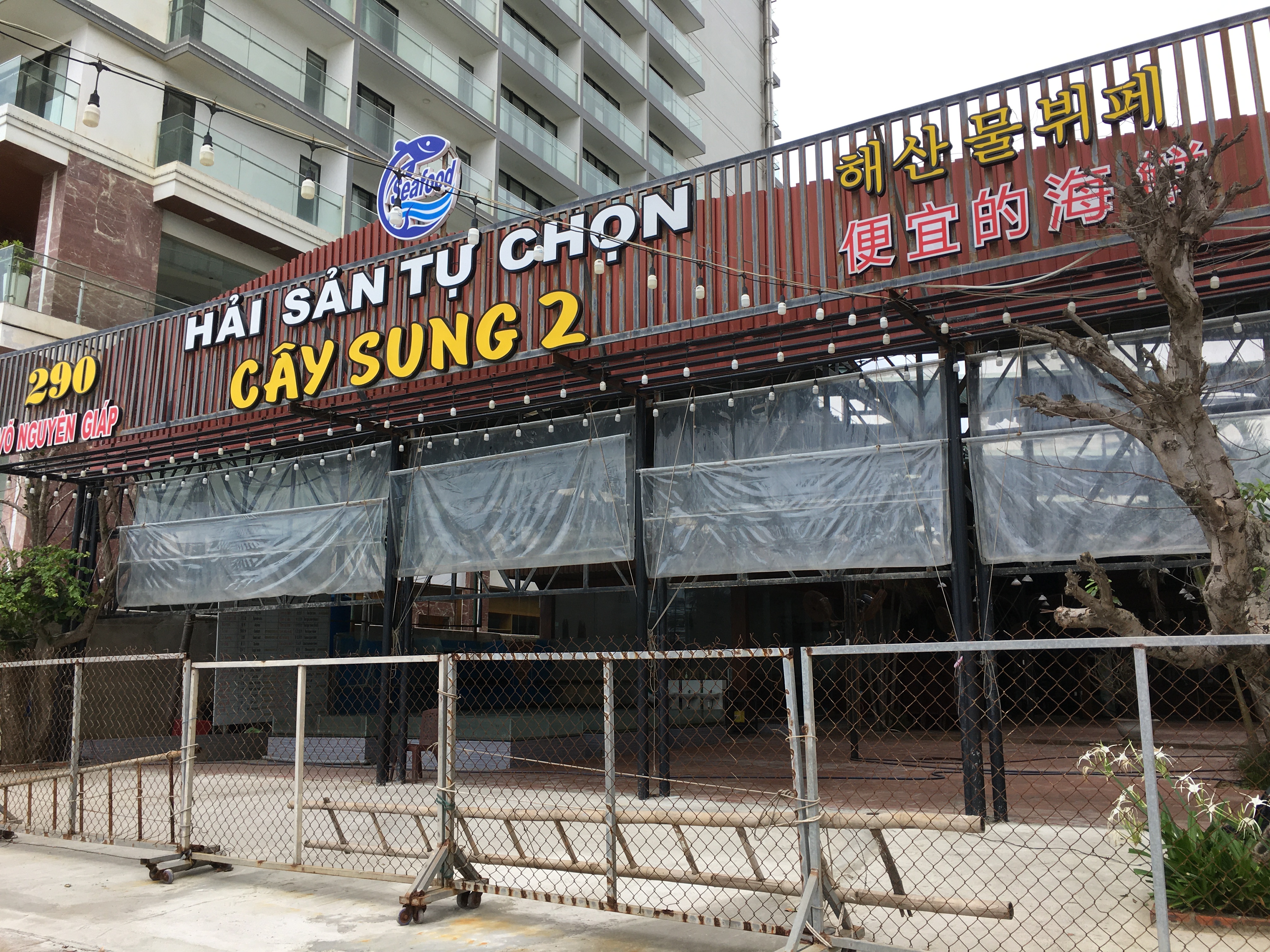 Khách sạn ở Đà Nẵng đóng cửa im ỉm dù chính quyền cho đón khách trở lại - Ảnh 11. Khách sạn ở Đà Nẵng đóng cửa im ỉm dù chính quyền cho đón khách trở lại - Ảnh 11.
