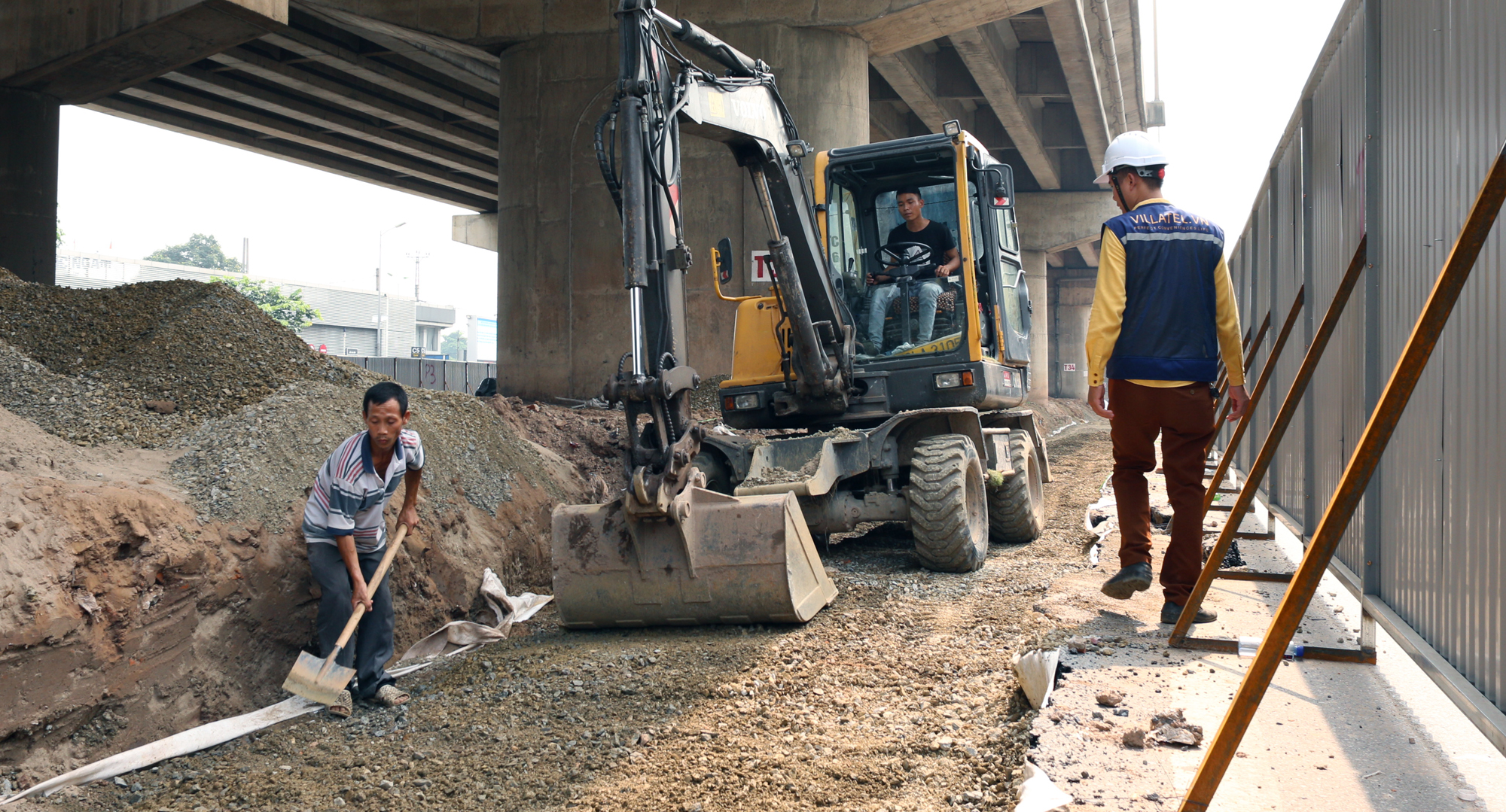 Nghỉ lễ 30/4 và 1/5, Hà Nội tạm dừng đào đường - Ảnh 1. Nghỉ lễ 30/4 và 1/5, Hà Nội tạm dừng đào đường - Ảnh 1.