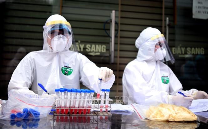 Thêm 3 trường hợp tái dương tính với virus SARS-CoV-2 sau khi khỏi bệnh - Ảnh 1. Thêm 3 trường hợp tái dương tính với virus SARS-CoV-2 sau khi khỏi bệnh - Ảnh 1.