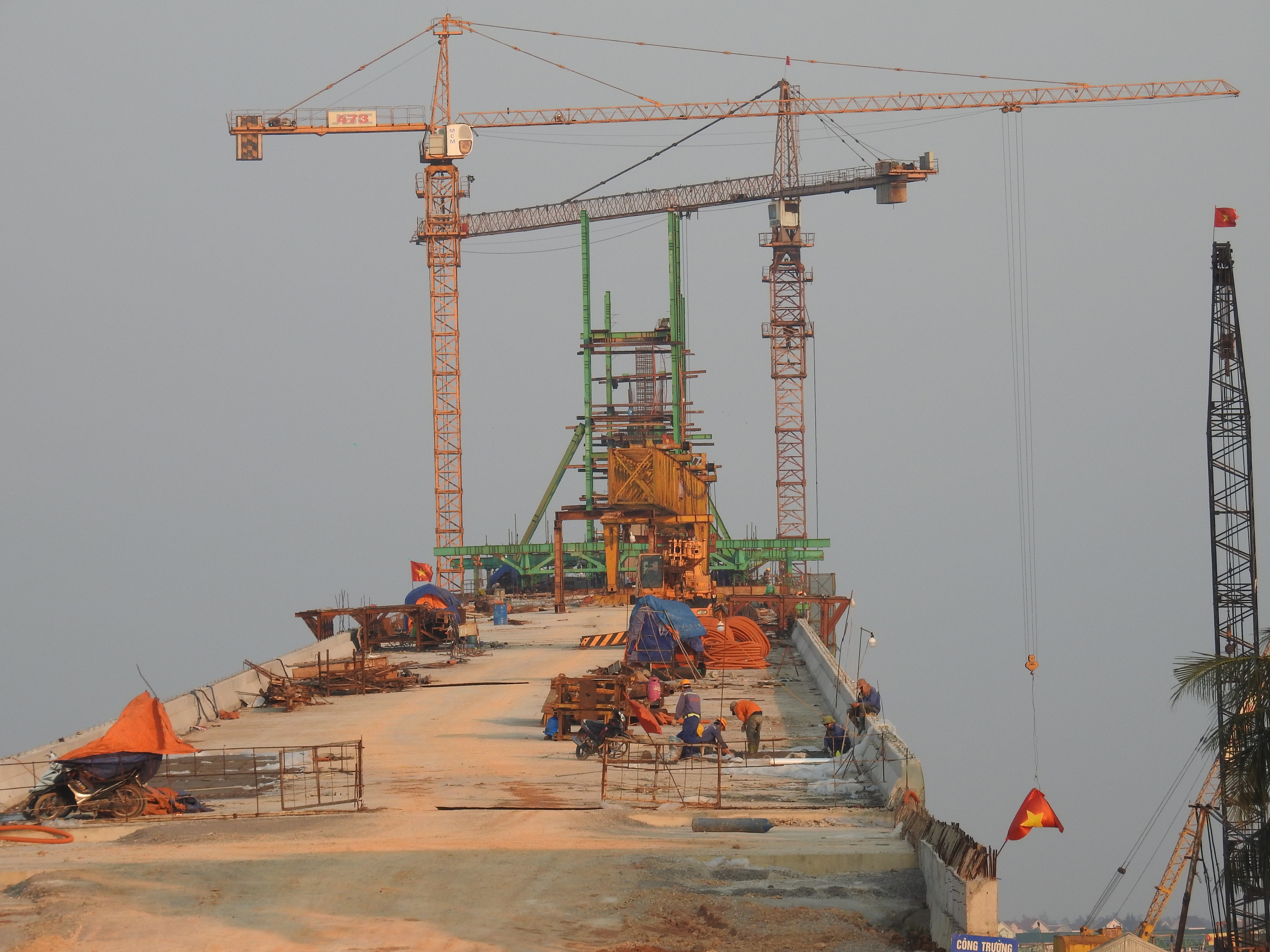 Cận cảnh cầu Cửa Hội nối hai tỉnh Nghệ An - Hà Tĩnh, tổng mức đầu tư 950 tỉ đồng, dự kiến thông xe tháng 8/2020 - Ảnh 6.